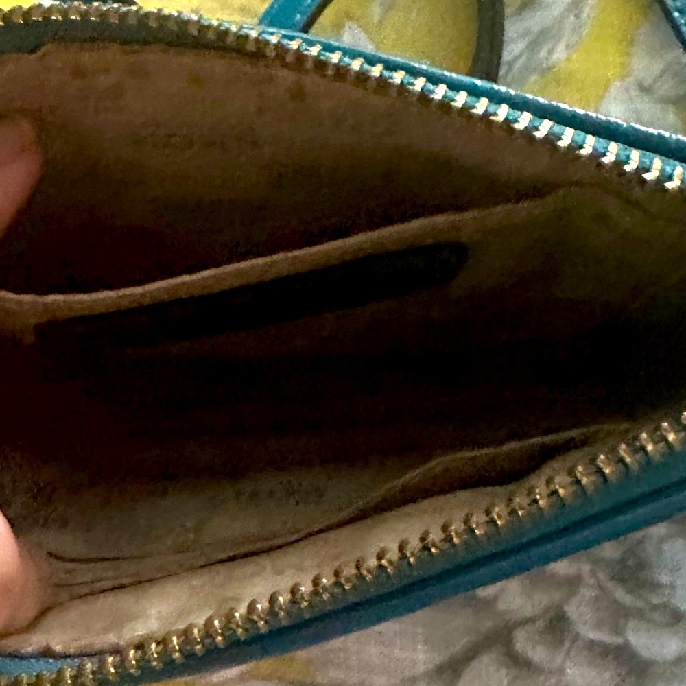Vintage, Michael Kors Signature Patent Crossbody - Picture 8 of 11
